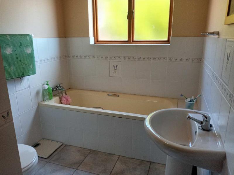 5 Bedroom Property for Sale in Stilbaai Wes Western Cape